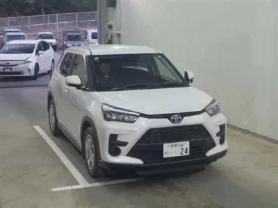 Toyota RAIZE  с аукциона в Японии