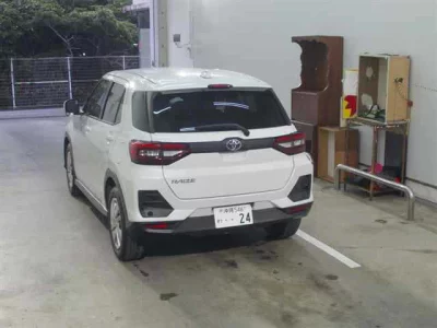 Toyota RAIZE  с аукциона в Японии