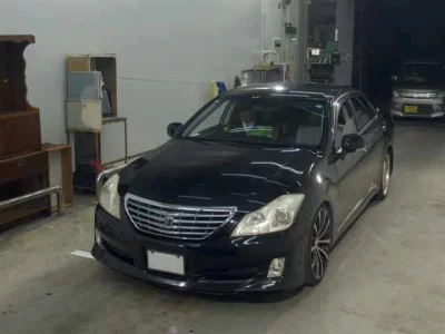Toyota CROWN  с аукциона в Японии