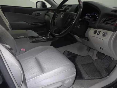 Toyota CROWN  с аукциона в Японии