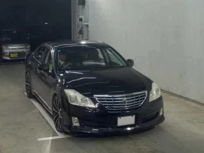 Toyota CROWN  с аукциона в Японии