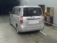 Toyota NOAH лот № 329 оценка R  с аукциона в Японии 1