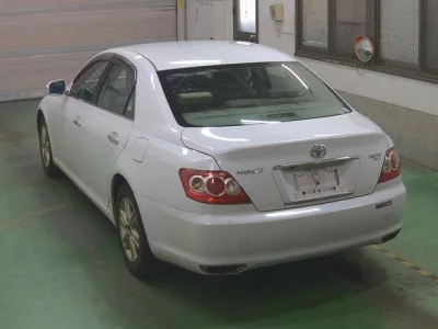 Toyota MARK X  с аукциона в Японии