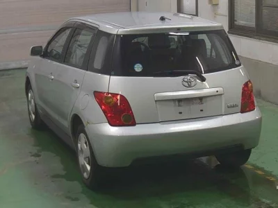 Toyota IST
