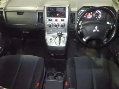 Mitsubishi DELICA D5