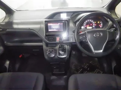 Toyota NOAH  с аукциона в Японии