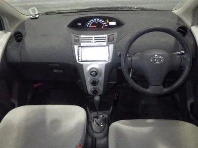 Toyota VITZ  с аукциона в Японии
