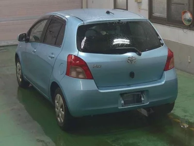 Toyota VITZ  с аукциона в Японии