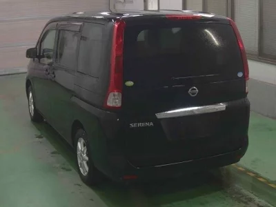 Nissan SERENA  с аукциона в Японии