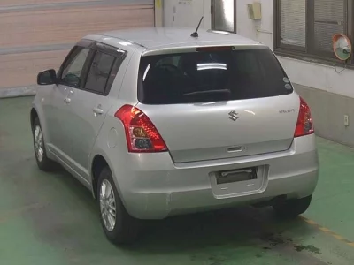 Suzuki SWIFT  с аукциона в Японии