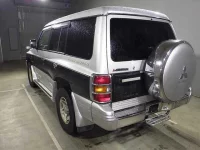 Mitsubishi PAJERO лот № 3045 оценка 3.5  с аукциона в Японии 3