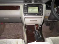 Toyota CROWN лот № 3019 оценка 3.5  с аукциона в Японии 4