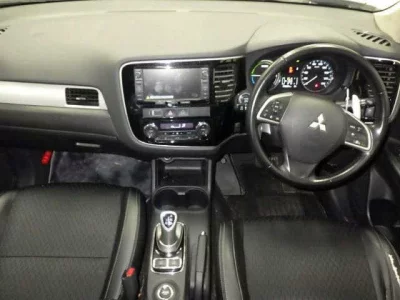 Mitsubishi OUTLANDER PHEV