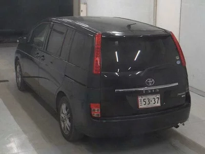 Toyota ISIS  с аукциона в Японии