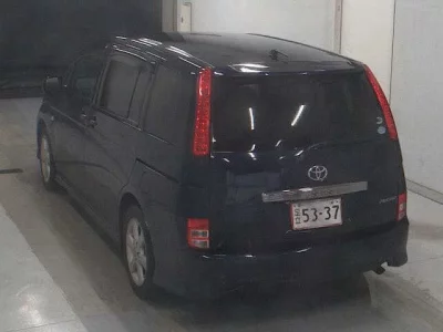 Toyota ISIS