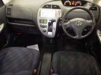 Toyota RACTIS лот № 3043 оценка 3.5  с аукциона в Японии 1