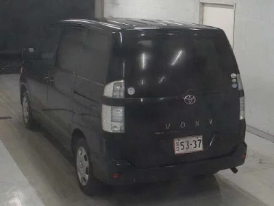 Toyota VOXY  с аукциона в Японии