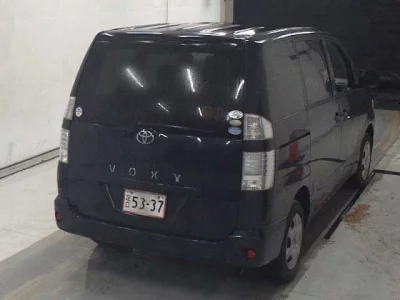 Toyota VOXY  с аукциона в Японии