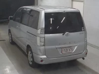 Toyota VOXY лот № 5304 оценка 3.5  с аукциона в Японии 1