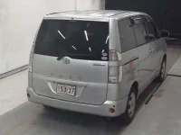 Toyota VOXY лот № 5304 оценка 3.5  с аукциона в Японии 3