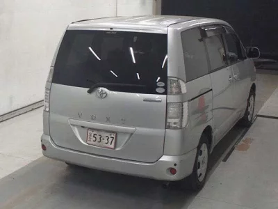 Toyota VOXY  с аукциона в Японии