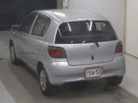 Toyota VITZ лот № 5502 оценка R  с аукциона в Японии 1