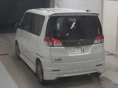 Mitsubishi DELICA D2