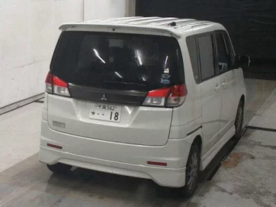 Mitsubishi DELICA D2