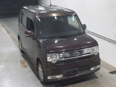 Toyota PIXIS SPACE  с аукциона в Японии