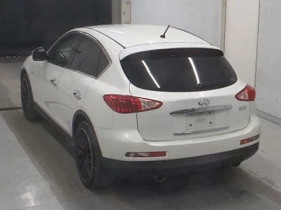 Nissan SKYLINE CROSSOVER