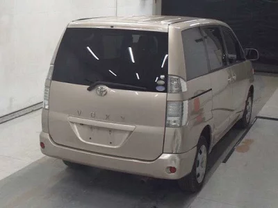 Toyota VOXY  с аукциона в Японии