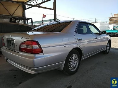 Nissan LAUREL