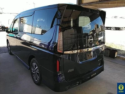 Nissan SERENA  с аукциона в Японии