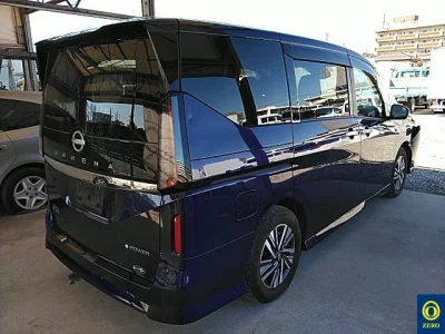 Nissan SERENA  с аукциона в Японии
