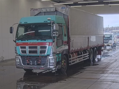 Isuzu GIGA