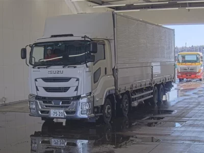 Isuzu GIGA