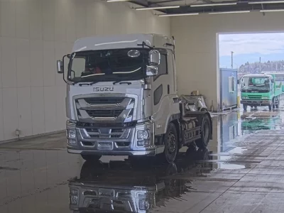 Isuzu GIGA