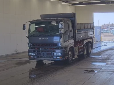 Isuzu GIGA