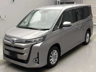 Toyota NOAH  с аукциона в Японии