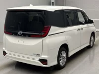 Toyota NOAH лот № 12080 оценка 4  с аукциона в Японии 1