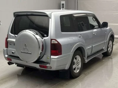 Mitsubishi PAJERO