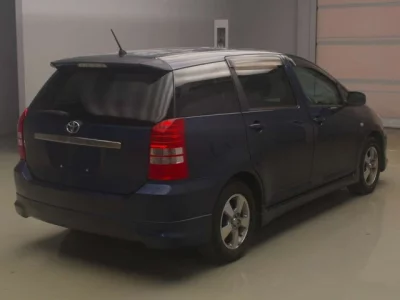 Toyota WISH  с аукциона в Японии