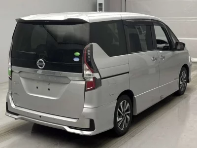 Nissan SERENA  с аукциона в Японии