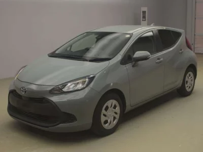 Toyota AQUA  с аукциона в Японии