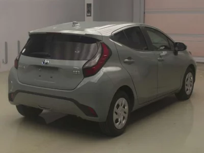 Toyota AQUA  с аукциона в Японии
