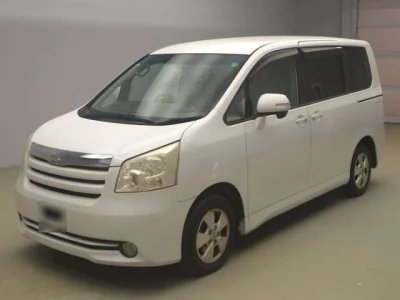 Toyota NOAH  с аукциона в Японии