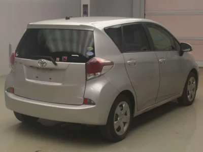 Toyota RACTIS  с аукциона в Японии