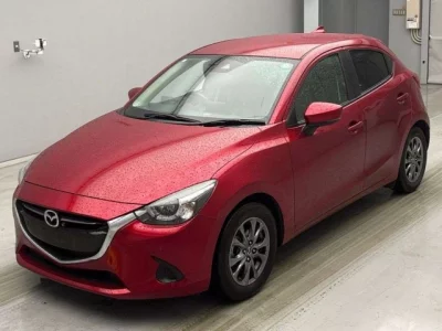 Mazda DEMIO  с аукциона в Японии