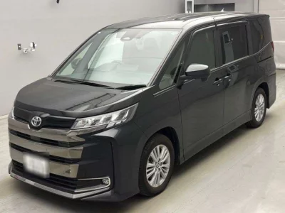 Toyota NOAH  с аукциона в Японии