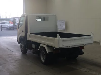 Toyota DYNA  с аукциона в Японии